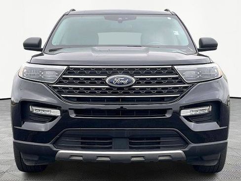 Certified 2023 Ford Explorer XLT w/ Equipment Group 202A image 3