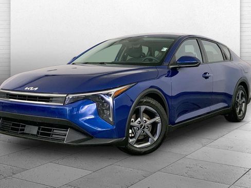 Used 2025 Kia K4 FWD image 13