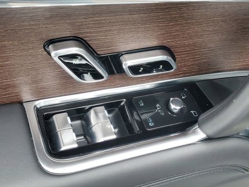 Used 2024 Land Rover Range Rover SE AWD/4WD image 10