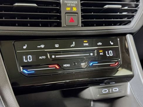 New 2026 Volkswagen Jetta SE image 9