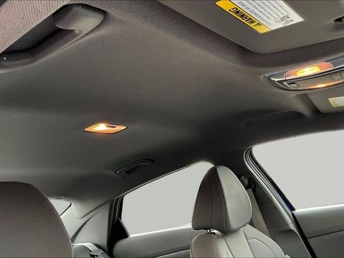 Used 2024 Hyundai Elantra Blue FWD image 29