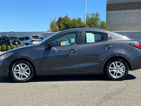 Used 2016 Scion iA FWD image 9
