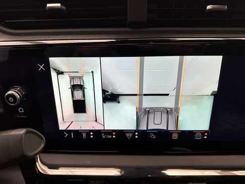 Used 2024 GMC Sierra 2500 AT4X image 43