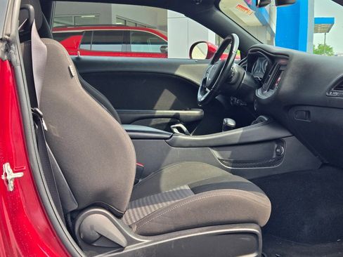 Used 2022 Dodge Challenger GT image 7