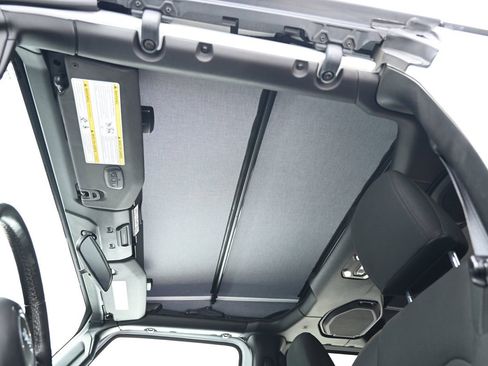 Used 2021 Jeep Wrangler Unlimited Sport image 34