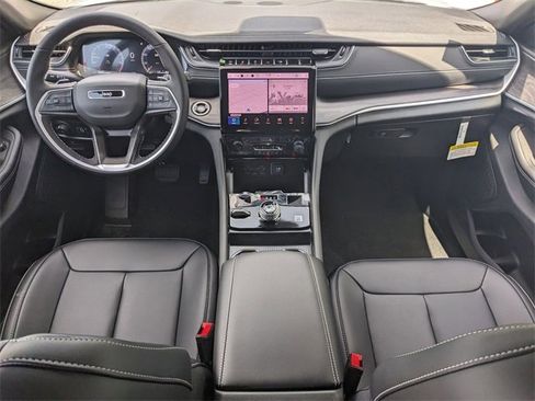 New 2025 Jeep Grand Cherokee L Limited image 14