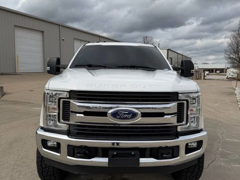 Used 2017 Ford F250 XLT w/ XLT Value Package image 8