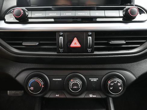 Used 2023 Kia Forte LXS image 17