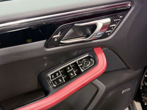 Certified 2026 Porsche Macan S AWD/4WD image 23