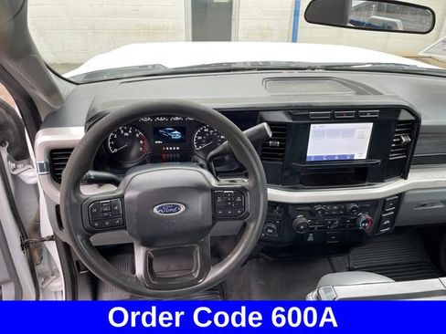 Used 2023 Ford F250 XL w/ Snow Plow/Camper Package AWD/4WD image 9