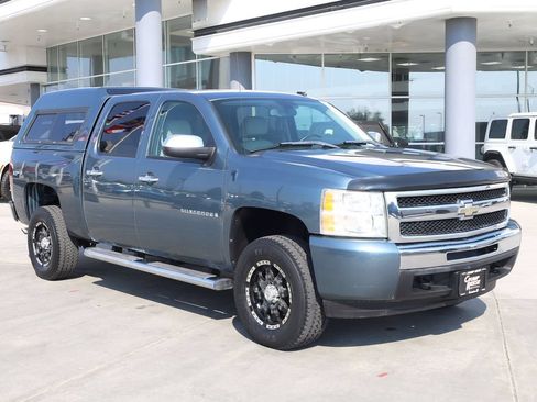 Used 2009 Chevrolet Silverado 1500 LT w/ Regional Value Package RWD image 8