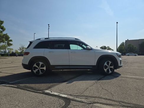 Certified 2025 Mercedes-Benz GLB 250 4MATIC image 16