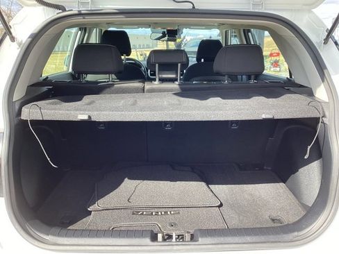 Used 2022 Hyundai Venue SEL w/ Cargo Package image 8