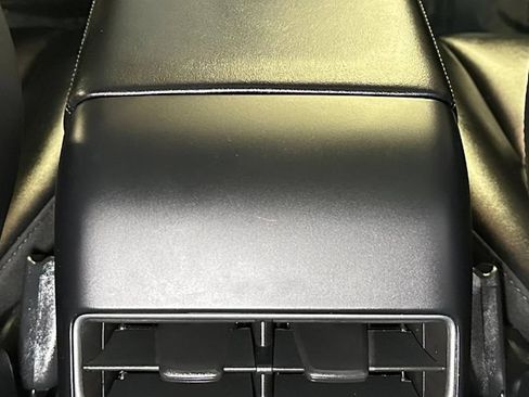 Used 2022 Tesla Model Y Long Range AWD/4WD image 38
