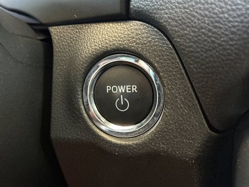 Used 2025 Toyota RAV4 XLE AWD/4WD image 25