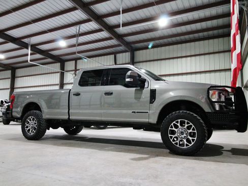 Used 2020 Ford F350 Lariat w/ Lariat Ultimate Package AWD/4WD image 16
