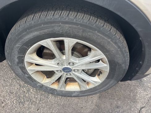 Used 2017 Ford Escape SE w/ SE Leather Comfort Package image 10