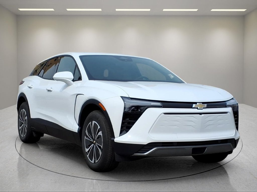 Used 2026 Chevrolet Blazer EV LT AWD/4WD image 3