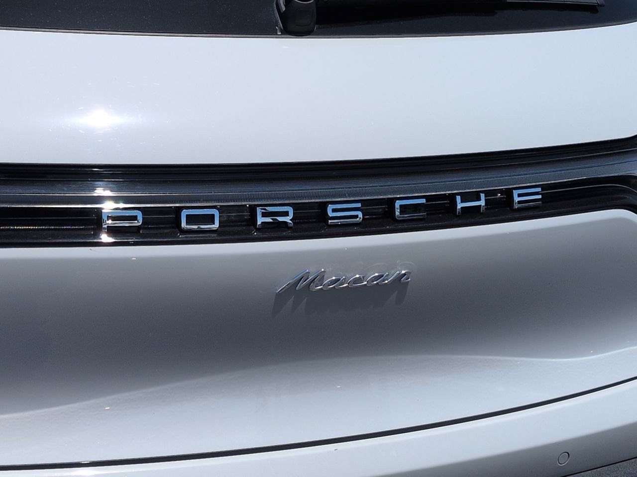 Used 2024 Porsche Macan Turbo AWD/4WD image 24