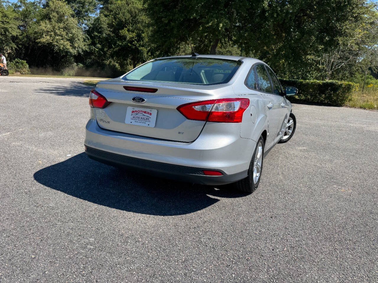 Used 2014 Ford Focus SE FWD image 5