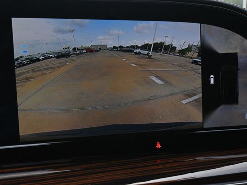 Used 2023 Cadillac Escalade Luxury AWD/4WD image 13