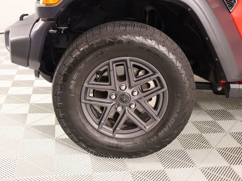 Used 2024 Jeep Wrangler Unlimited Sport AWD/4WD image 17