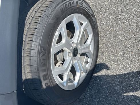 Used 2025 Jeep Compass Latitude w/ Sun & Sound Group image 14