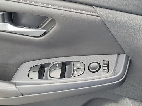 Used 2024 Nissan Sentra SV w/ All-Weather Package FWD image 17
