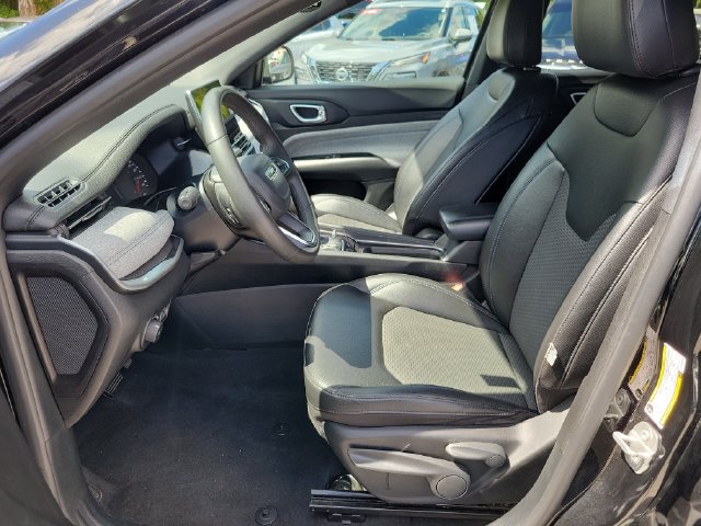Used 2024 Jeep Compass Latitude AWD/4WD image 20