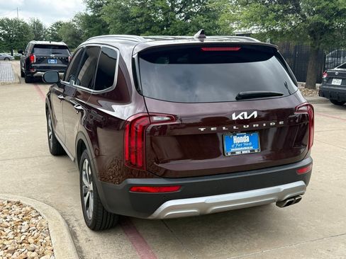 Used 2022 Kia Telluride S image 3