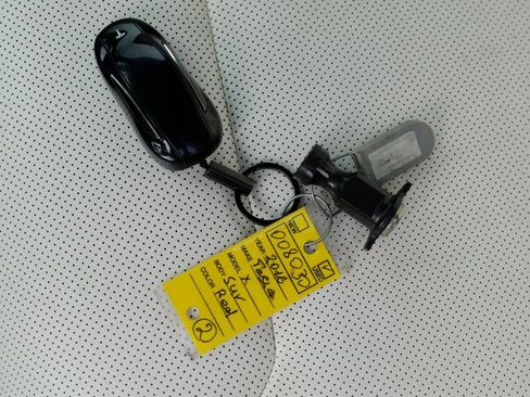 Used 2016 Tesla Model X 90D image 62