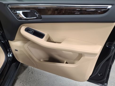 New 2026 Porsche Macan image 28