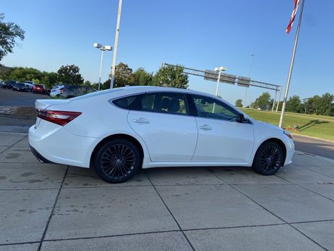 Used 2018 Toyota Avalon Touring w/ All Weather Liner Package FWD image 18