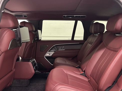 Used 2024 Land Rover Range Rover Long Wheelbase Autobiography image 14