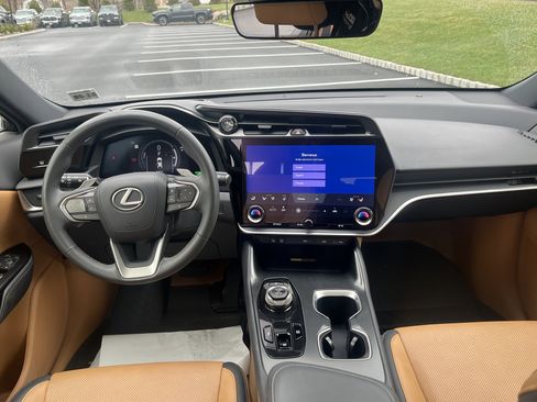 Used 2023 Lexus RZ 450e Premium w/ Technology Package image 18