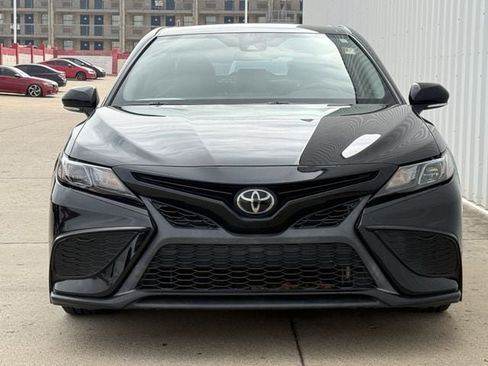 Used 2022 Toyota Camry SE FWD image 7
