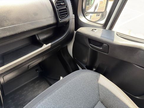 Used 2024 RAM ProMaster 2500 w/ Convenience Group FWD image 23
