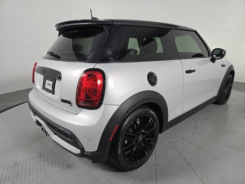 Used 2022 MINI Cooper S image 5