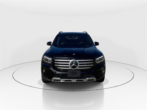 Used 2024 Mercedes-Benz GLB 250 4MATIC image 3