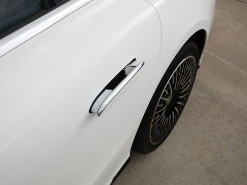 Certified 2022 Mercedes-Benz EQS 580 4MATIC Sedan image 9