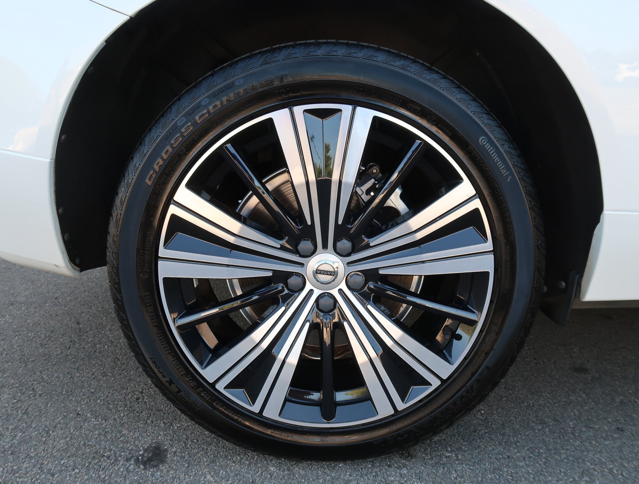 Used 2022 Volvo XC60 B6 Inscription w/ Advanced Package AWD/4WD image 43