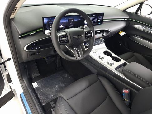 Used 2026 Genesis GV70 2.5T Select image 11