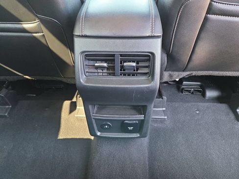 Used 2024 Ford Edge Titanium AWD/4WD image 36