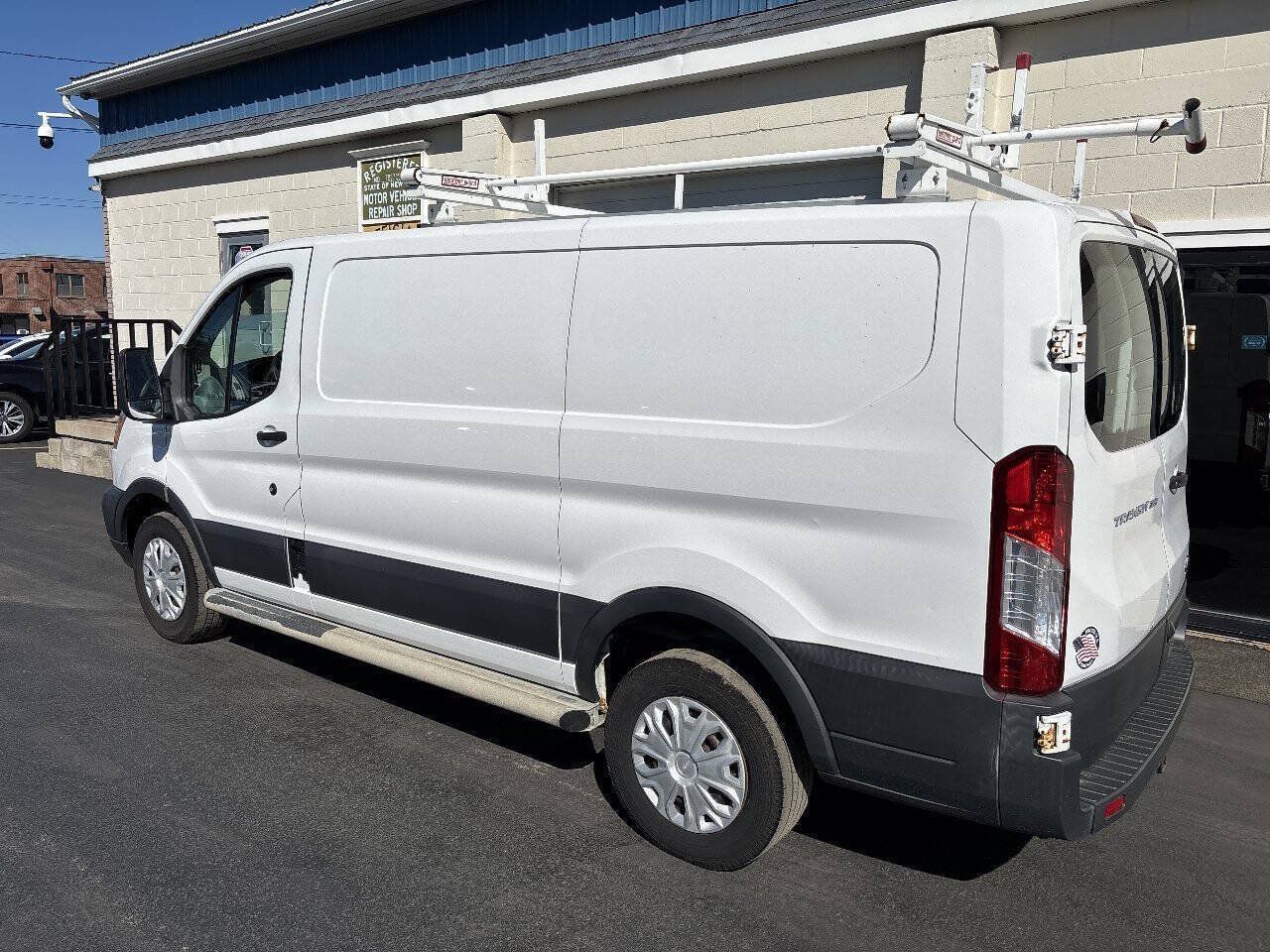 Used 2018 Ford Transit 250 130 Low Roof w/ Exterior Upgrade Package RWD image 6