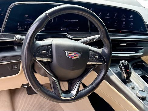 Used 2022 Cadillac Escalade Premium Luxury AWD/4WD image 11