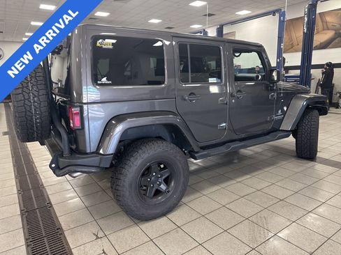 Used 2017 Jeep Wrangler Unlimited Sahara w/ Connectivity Group image 4