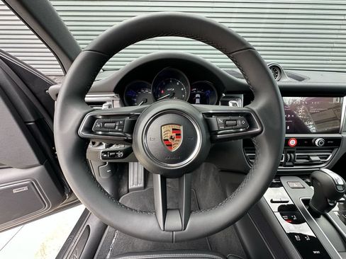 Used 2026 Porsche Macan GTS AWD/4WD image 17