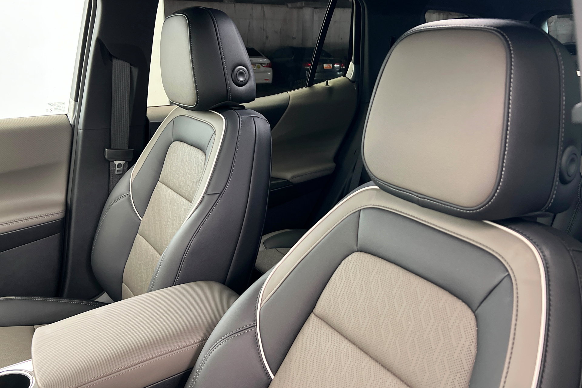 New 2027 Chevrolet Equinox LT w/ Convenience Package II AWD/4WD image 18
