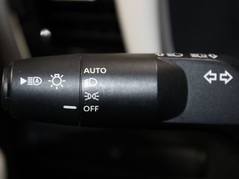 Used 2023 Nissan Rogue SV AWD/4WD image 37