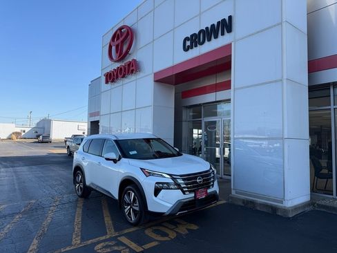 Certified 2025 Nissan Rogue SL image 1